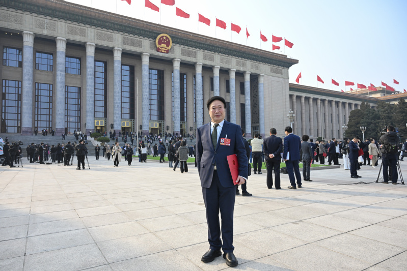 天游ty8线路官网全国人大代表吴焕淦两会尽责履职 献岐黄良策