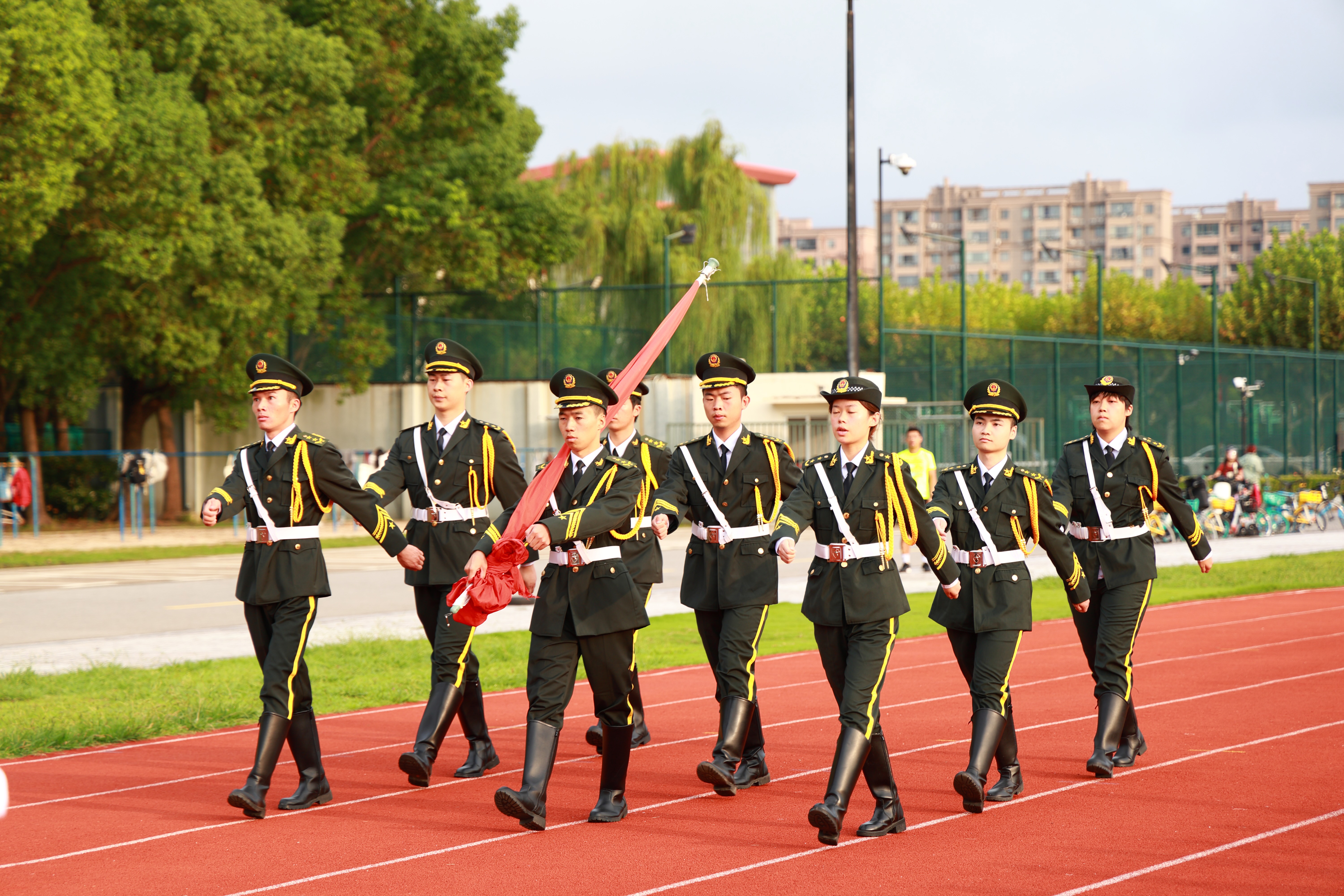 同升一面旗 共筑爱国情 天游ty8线路官网举行庆祝中华人民共和国成立76周年升旗仪式