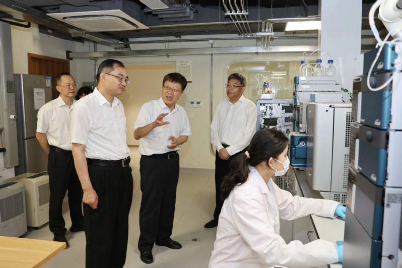 市委常委、浦东新区区委书记李政来校调研