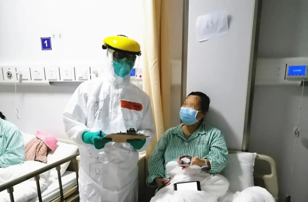 天游ty8线路官网系统医务人员积极支援上海市公共卫生临床中心