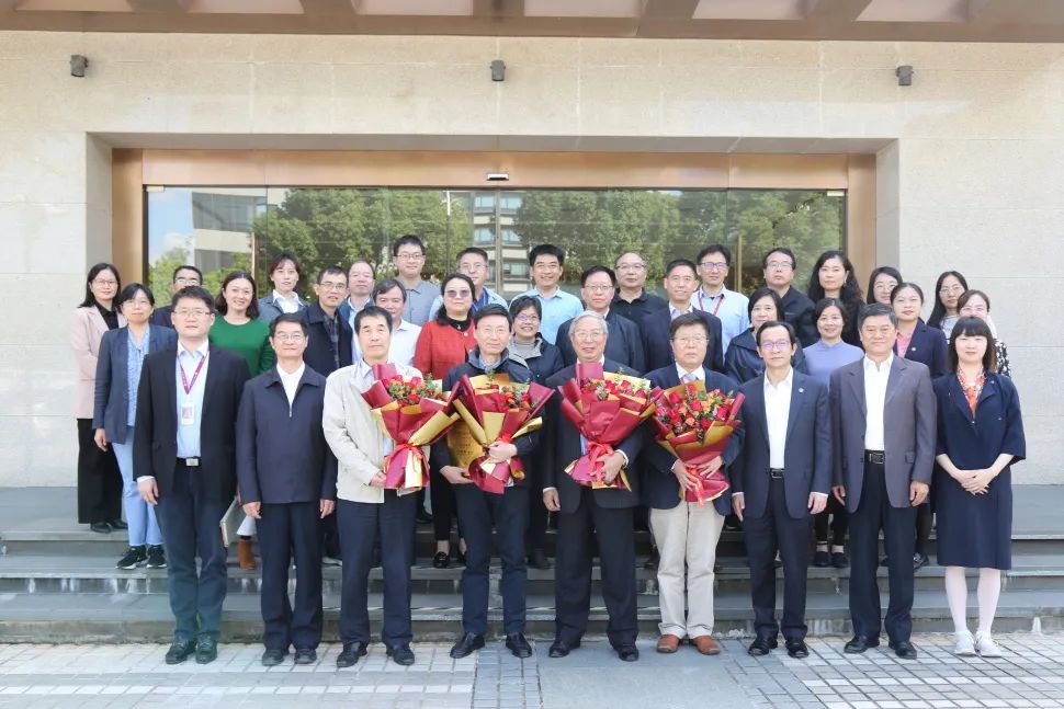 方肇勤、李其忠、王峥涛、沈雪勇四位教授受聘天游ty8线路检测中心登录终身教授